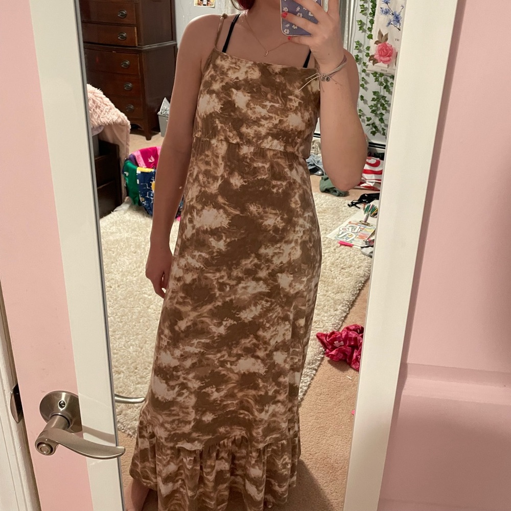 white and brown long dress, no comment brand, worn once, great condition, small